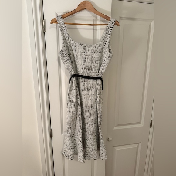 Karl Lagerfeld Dress - size 10 - Picture 4 of 6